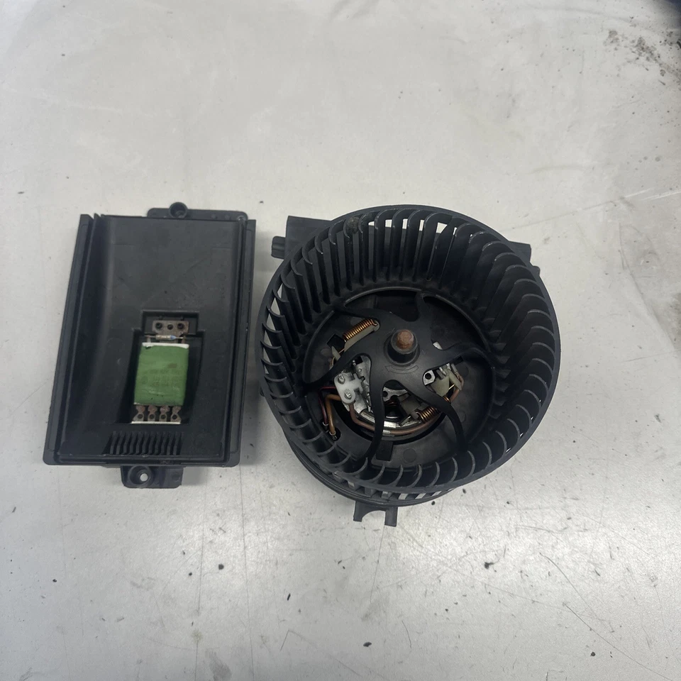 2004 AUDI TT 8N AQUECEDOR VENTILADOR MOTOR RESISTOR 1J2819021B - Imagem 1 de 4