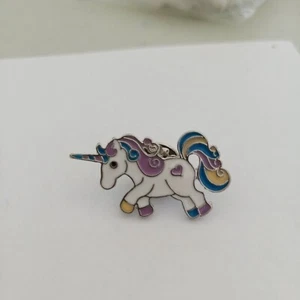Novelty Unicorn Badge Pin Horse Pony Gift Jewellery AUS Free Postage - Picture 1 of 3