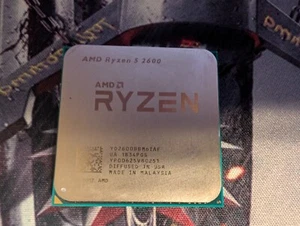 AMD Ryzen 5 2600 CPU with CPU Fan (6 cores, 3.4 GHz) - Picture 1 of 6
