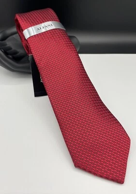 Corbata ALFANI para hombre 100 % poliéster ~ roja ~ baniano sólido ~ NUEVA PRECIO DE VENTA SUGERIDO POR EL FABRICANTE: $55. Foto 1 de 2