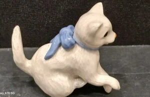 Hagen Renaker weiße Katze mit blauem Halsband & Schleife - Bild 1 von 7