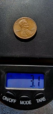 1975 Lincoln Memorial Penny NO Mint Mark & 3.1 grams "ERRORS" Possible 5/3 Error - Image 1 of 4