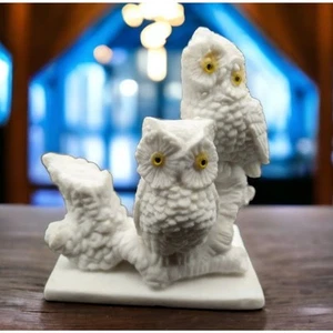 Signed Vintage White Alabaster Horned Owls Figurine – 4.25” – Made in Italy - Picture 1 of 12