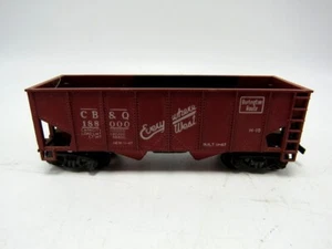 HO Scale Athearn CB&Q 34' 2-Bay Hopper - NICE! - Picture 1 of 2