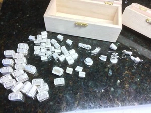 Sterling Silver Monopoly Pieces: 12 Hotels, 32 Houses & 8  Game Pieces - Bild 1 von 12