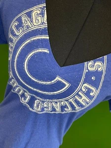 MLB Chicago Cubs Slim Fit V-Neck T-Shirt Women's Medium - Picture 1 of 3