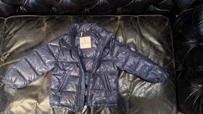 Monclear Niños Niños Maya Con Capucha, Chaqueta Puffer Azul Marino, Talla 3 (25226) Foto 1 de 4