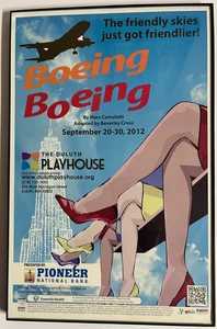 2012 The Duluth Playhouse BOEING BOEING PLAY 17 X 11 INCORNICIATO con insegna da appendere in vetro - Foto 1 di 2