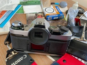 Canon AE1 Kamera Objektiv Konvolut Handgurt 35mm 84 Olympia Kappen Pinsel Sunpak Japa - Bild 1 von 21