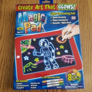 Magic Pad Light Up tablero de dibujo para niños - Crea arte que brille - Nuevo en caja - Imagen 1 de 5