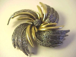 Vintage Brosche Anstecknadel Designer signiert ART Blatt Blumen Design goldfarben - Bild 1 von 6