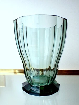 Art Deco Vase in the style & Quality of Josef Hoffmann Wiener Werkstätte Moser - Image 1 of 4