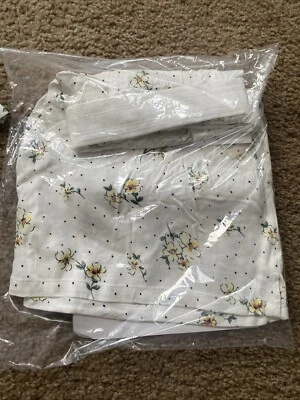 FOREVER 21 ROPA DE DORMIR ÍNTIMA PIJAMA SHORTS Floral Blanco Mediano 100% Rayón Nuevo con etiquetas Foto 1 de 4