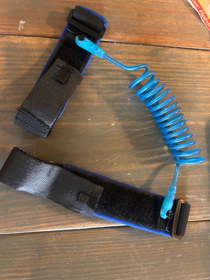 Anti-Loss child Wrist Link, with steel Reinforced Bungie Leash - Image 1 of 1