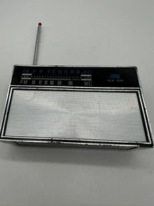 VTG JADE 2215 AM/FM 16 SOLID STATE 7 DIODES RADIO( Tested Working) Free Shipping - Picture 1 of 11