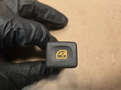 Land Rover Freelander Window Lock Control Switch YUG103120 - Image 1 of 4