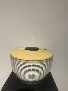 OXO Salad Spinner – High Quality Salad Spinner Kitchen Appliance - Picture 1 of 4