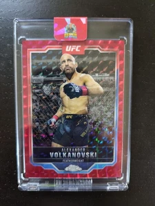 2025 Topps UFC Chrome Breakers Delight Alexander Volkanovski Red Refractor 5/5 - Bild 1 von 2