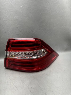 Luz trasera exterior derecha Mercedes Benz ML350 ML250 ML550 W166 2012-2015 OEM dañada Foto 1 de 4