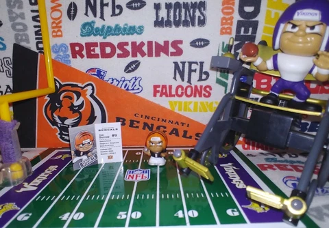 2020 NFL Silver Series 9 Teenymates Cincinnati Bengals QB Joe Burrow figure Cover
