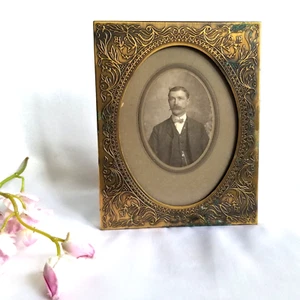 Cuadro Antiguo Dapper Hombre Bigote - Marco Daguerrotipo Tipo Estaño - Imagen 1 de 4