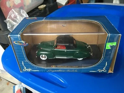 1939 LINCOLN ZEPHYR GREEN 1:32 DIECAST CAR SIGNATURE MODELS - Image 1 of 4