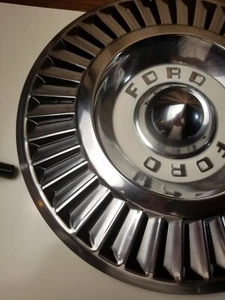 Tapacubos OEM Ford B7A-1130-B1 Tbird, Fairlane, Ranchero (paquete de 4) embalaje original - Imagen 1 de 17