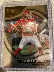 2020 Select Patrick Mahomes field level #301 SUPER NICE Chiefs - Picture 1 of 2