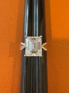 Anillo de plata esterlina vintage con cristal o piedra estilo esmeralda transparente talla 8,25 - Imagen 1 de 10