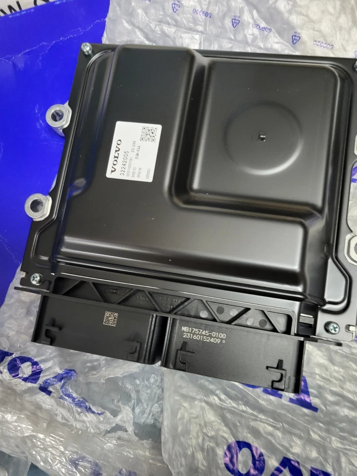 GENUINE NEW VOLVO V90 S90 XC60 XC40 2016 - 20 2.0 D ENGINE ECU 32242005 36012818 - Image 1 of 3