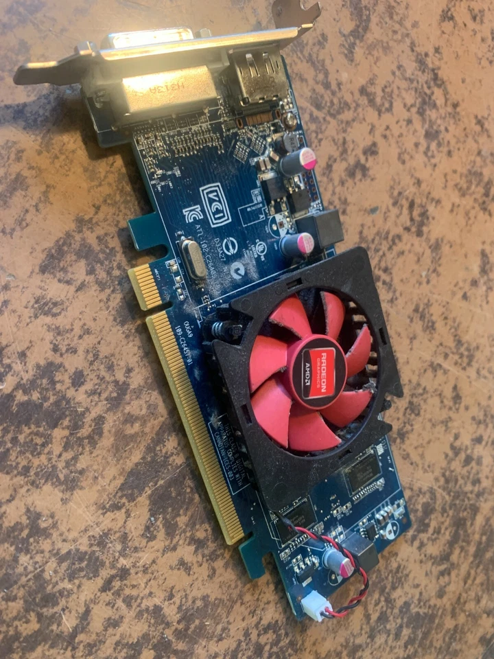 Dell 2FVV6 AMD Radeon HD 7470 1GB GDDR3 PCI-E DVI Display Low profile card - Image 1 of 1