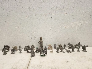 VINTAGE D&D Miniatures: Heritage Dungeon Dwellers Set Lot Of 27 - Picture 1 of 12