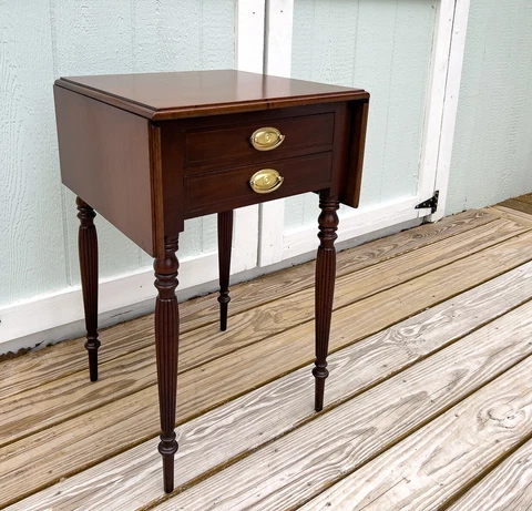 Vintage Kittinger Gainsborough Mahogany Drop Leaf Sheraton Side Accent Table Cover