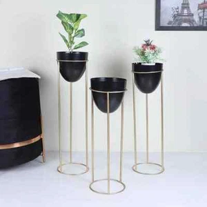 Fioriere da terra decorative in metallo set di 3 vasi con supporti nero e oro realizzate daHD - Foto 1 di 16