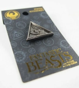 Harry Potter Mundo Mágico Animales Fantásticos Pin de Peltre Ojo Malvado MACUSA Nuevo - Imagen 1 de 5
