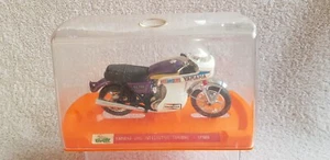 GUILOY AU 1 /18 MOTO YAMAHA 750 OHC AVEC CARÉNAGE EN BOITE VITRINE A RESTAURER  - Photo 1/6