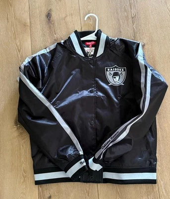 NUEVO CON ETIQUETAS NFL Mujer Oakland Raiders Chaqueta Negro Satinado Bombardero Las Vegas Fútbol M Foto 1 de 4