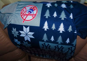 NEW YORK YANKEES "UGLY CHRISTMAS SWEATER"  SHIRT NEW WITH TAGS SIZE MEN'S MEDIUM - Picture 1 of 8