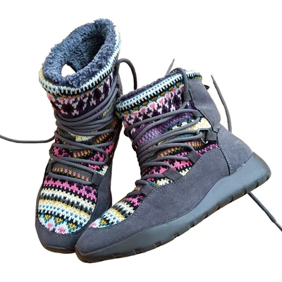 Botas de tornozelo RocketDogs com cadarço multicoloridas malha e camurça forradas Sherpa tamanho 8 - Imagem 1 de 4