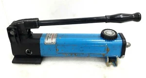 ENERPAC P141 / OMICRON OTE-P200 HYDRAULIC PRESSURE CALIBRATOR PUMP - Picture 1 of 7
