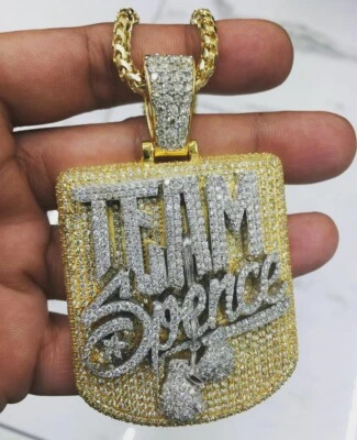 Colgante con nombre de artículo personalizado para hombre con cadena de cuerda plateado enchapado en oro amarillo de 14 k Foto 1 de 4