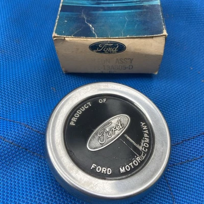 1961-66 Ford F100/1100 Truck Horn Button C1TZ-13A805-D 61 62 63 64 65 66 - Image 1 of 4