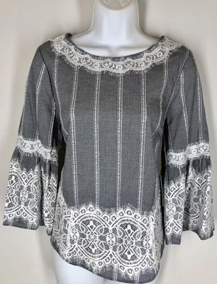 全新 Cece Flare Sleeve 波西米亚上衣 XS 黑色白色格子花边口音刺绣 全新带标签 — 第 1/4 张图片