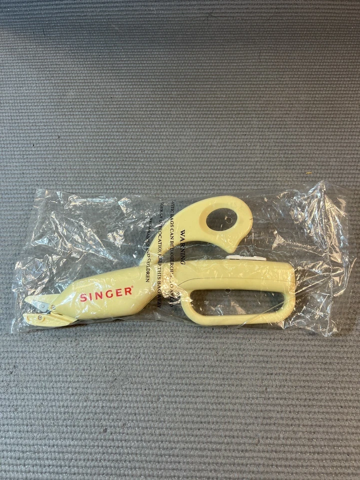 Singer Cordless Smart Scissors Never opened NIB - Image 1 of 1