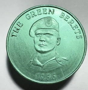 1966 The Green Berets For Peace and Freedom Victory in Vietnam Coin Copy -0528 - Imagen 1 de 2