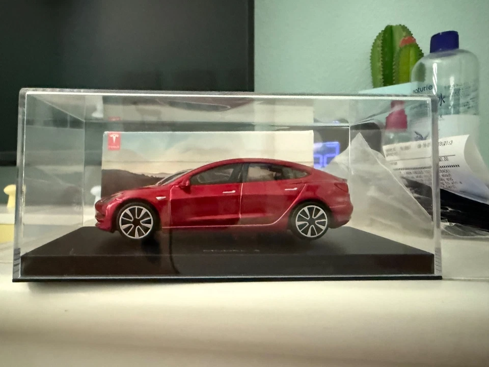 Coche de juguete fundido a presión original Tesla modelo 3 coleccionable 1:43 OEM - nuevo en caja Foto 1 de 1