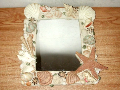 VINTAGE 11.5" X 13.5" NAUTICAL BEACH OCEAN SEASHELL FRAMED WALL MIRROR - Image 1 of 4