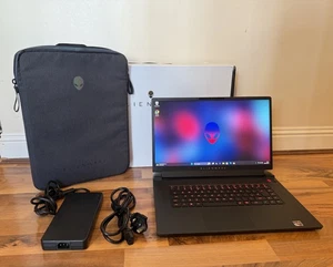 Alienware M17 R5 Gaming Laptop | RTX 3070 ti | Ryzen 7 6800H + carrying case - Picture 1 of 24