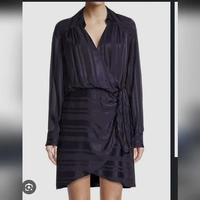 Vestido Milly Jordan satinado a rayas azul marino mediano Foto 1 de 4