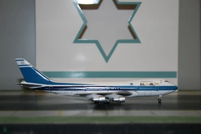 Aeroclassics 1:400 El Al Boeing 747-200 4X-AXH (BBX41656B) Die-Cast Model Plane - Image 1 of 4